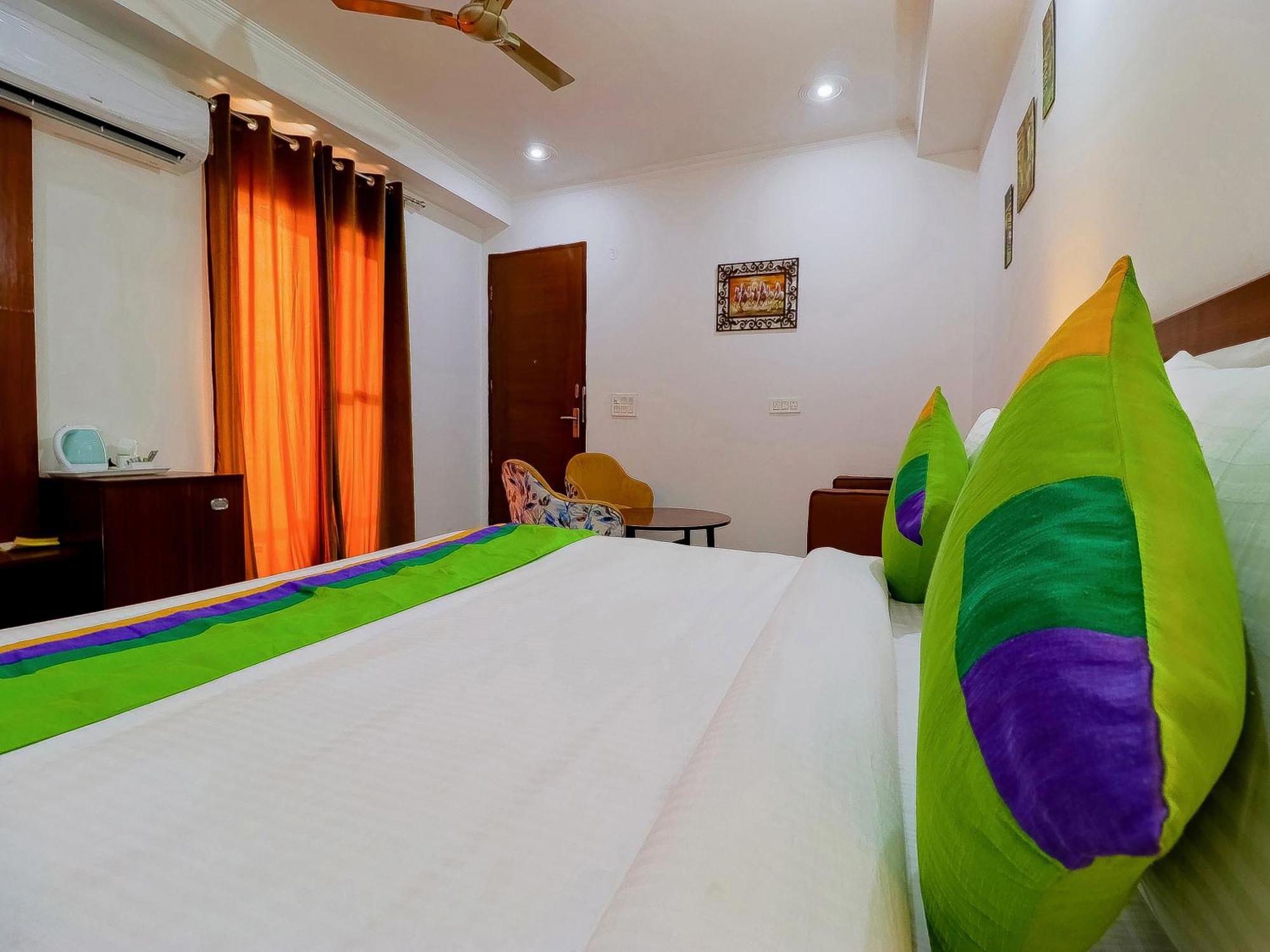 Treebo Rejoice 52 - 3Km From Huda City Metro Station Badshahpur Eksteriør bilde
