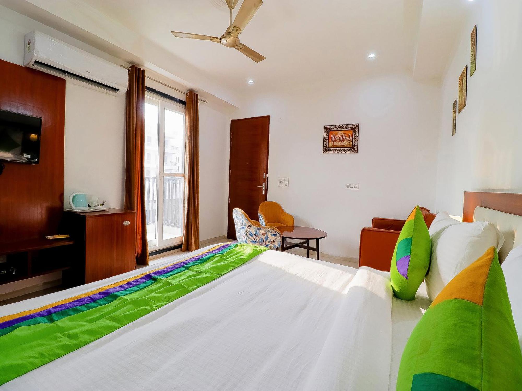 Treebo Rejoice 52 - 3Km From Huda City Metro Station Badshahpur Eksteriør bilde