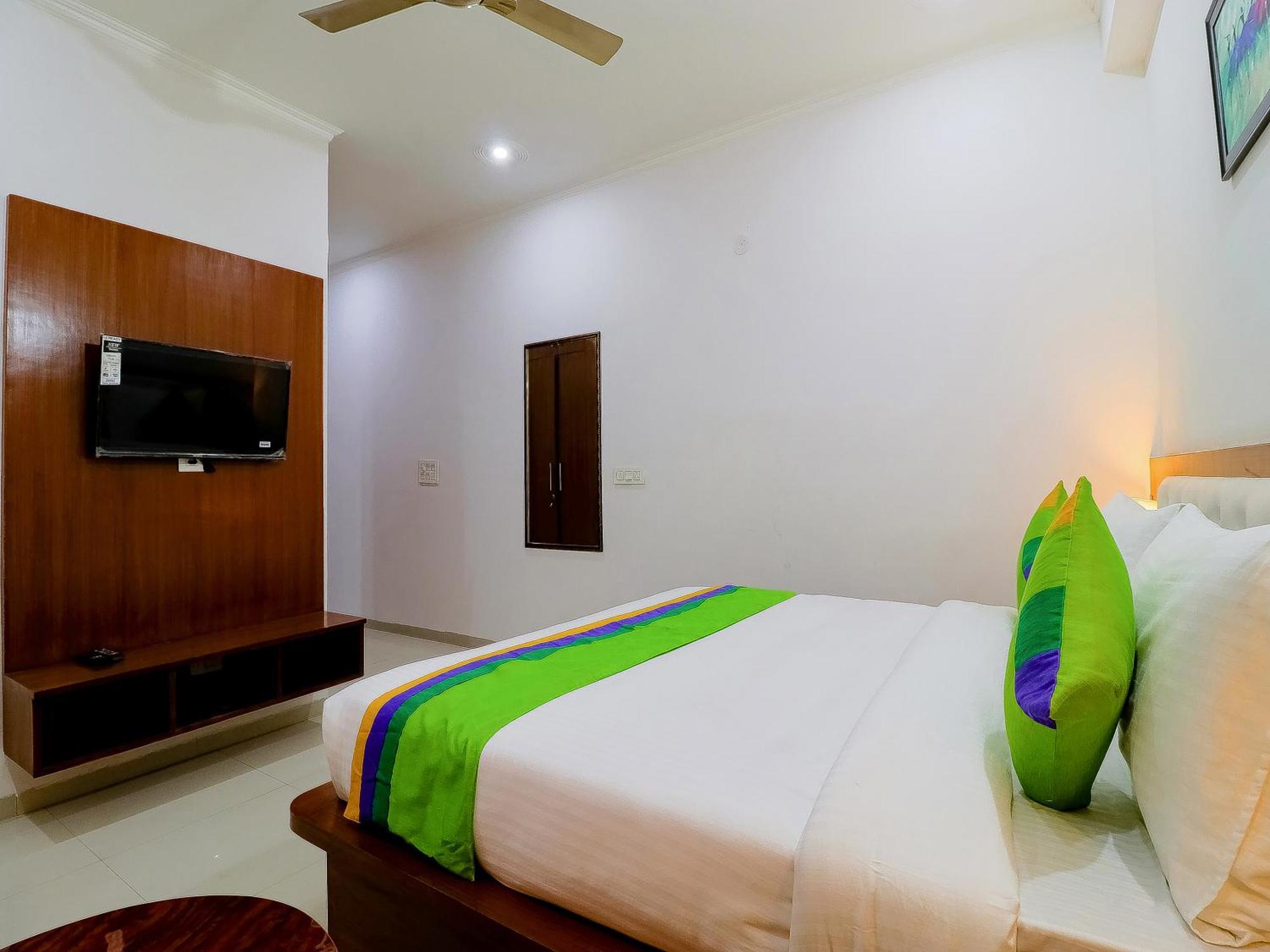 Treebo Rejoice 52 - 3Km From Huda City Metro Station Badshahpur Eksteriør bilde